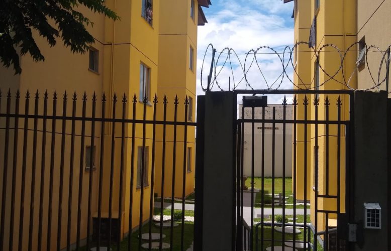 VENDE - SE APARTAMENTO TÉRREO